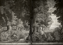 300221 Afbeelding van de, in 1642-1645 door Maximiliaan van der Gucht vervaardigde, gobelins links en rechts naast de ...
